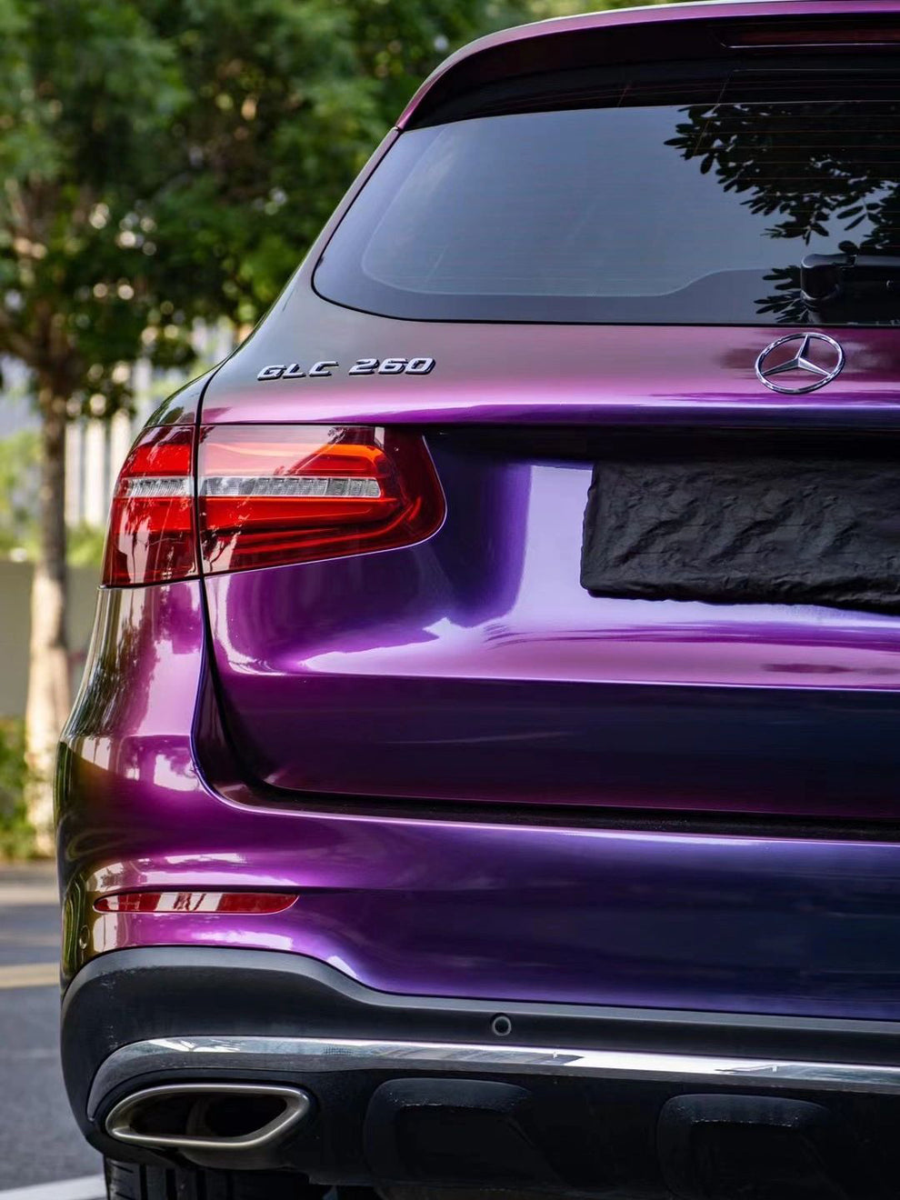 Phantom Holographic Wrap